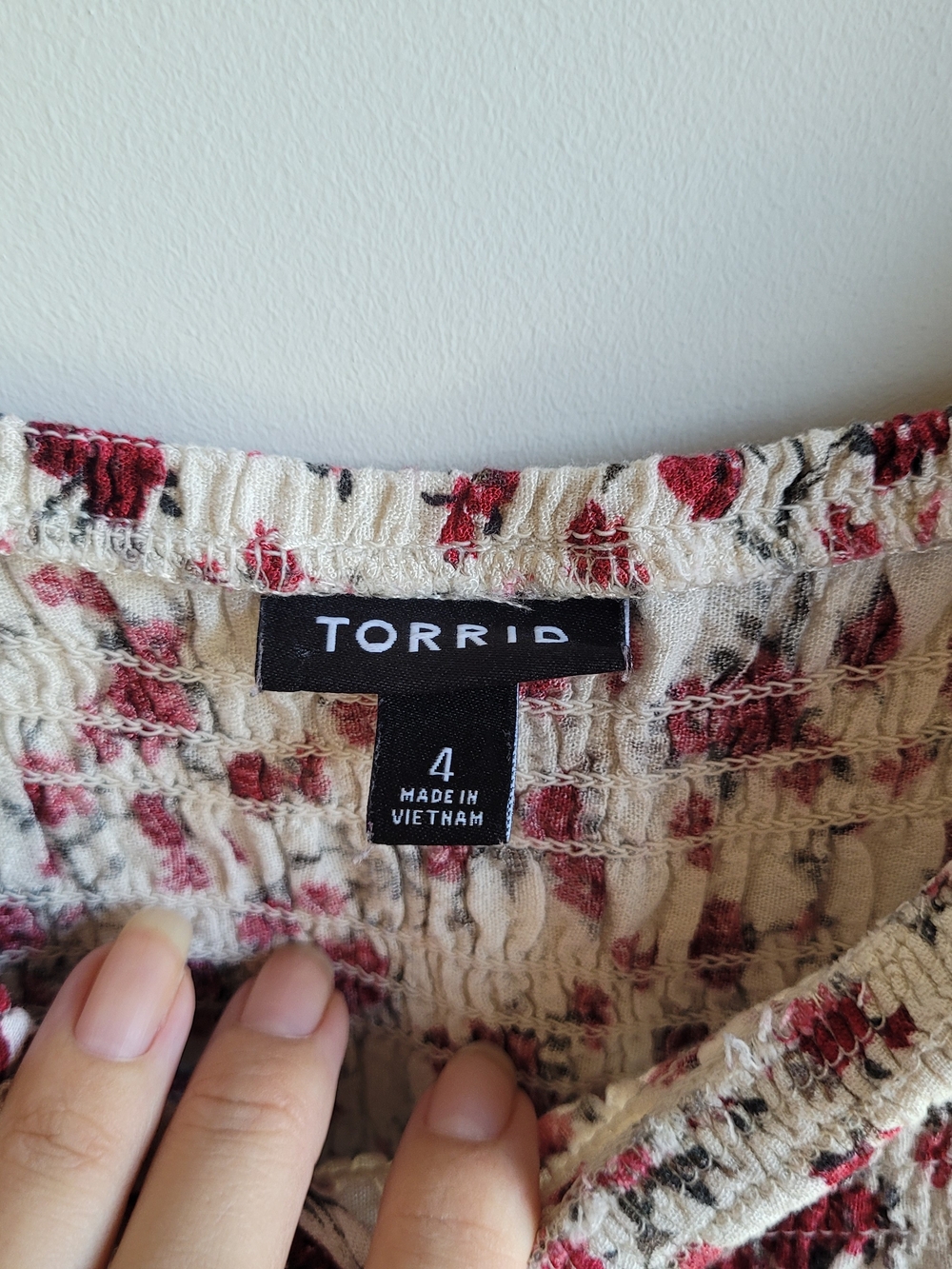 Torrid Floral Smocked Peplum Blouse Size 4 Ivory Red Long Sleeve Plus Size - Picture 2 of 6